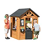 Backyard Discovery Sweetwater Casa Infantil de Madera en marrón y Negro | Casita de Juegos para ninos de Jardin / Exterior | Incluidos los Accesorios y Ventanas